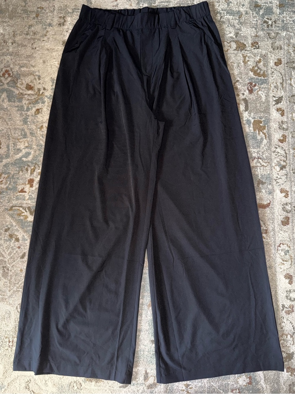 HALARA Black Wide-Leg Elastic Waist Pants